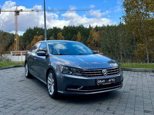 Volkswagen Passat CC - фото 1