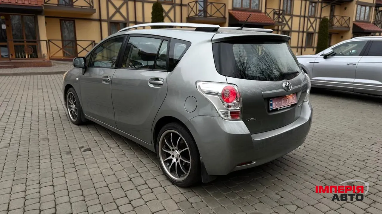 Toyota Avensis - фото 17