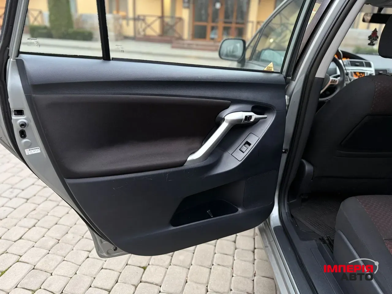 Toyota Avensis - фото 19