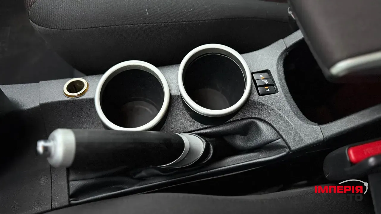 Toyota Avensis - фото 15