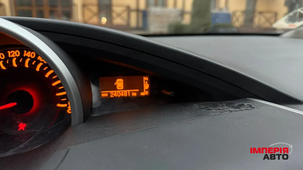 Toyota Avensis - фото 26
