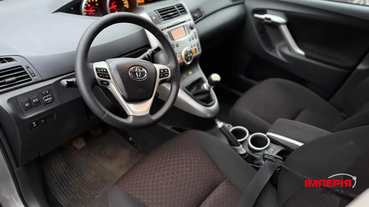 Toyota Avensis - фото 22