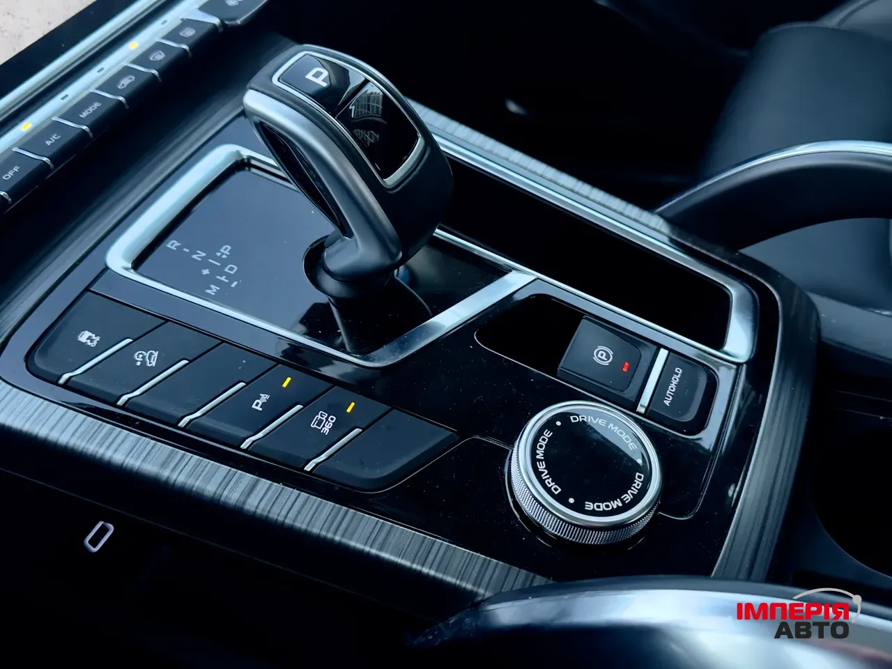 Geely Atlas Pro - фото 36