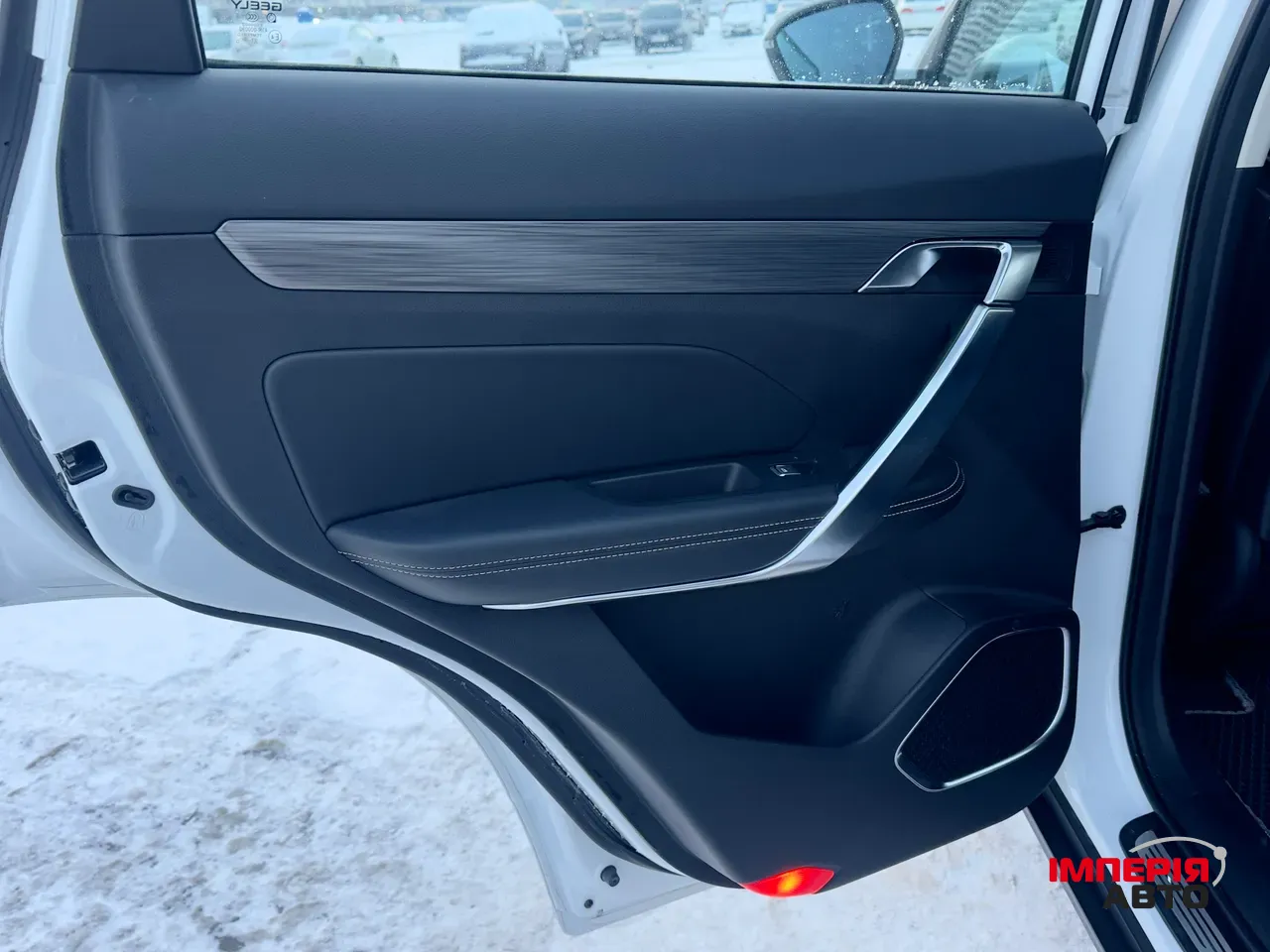 Geely Atlas Pro - фото 18