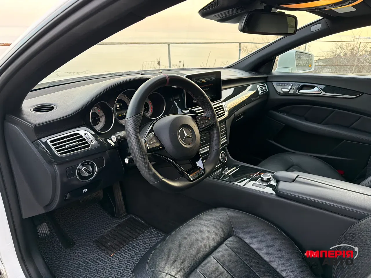 Mercedes-Benz CLS - фото 27