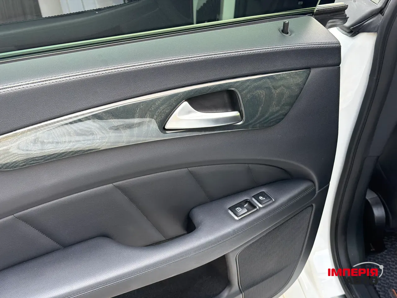 Mercedes-Benz CLS - фото 23