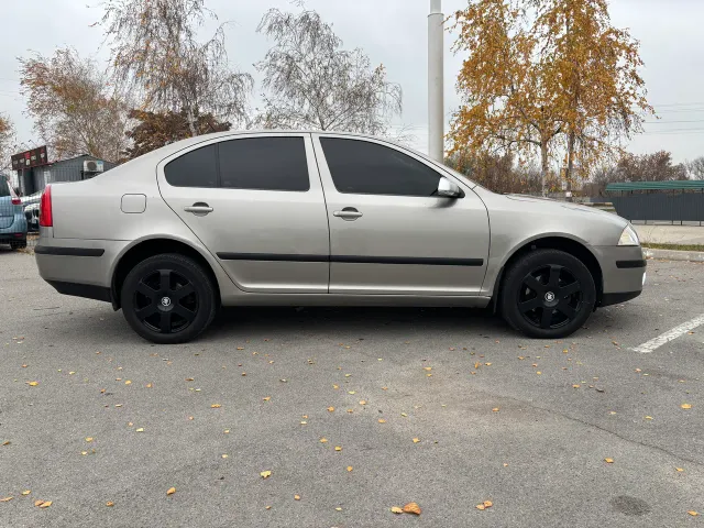 Skoda Octavia - фото 3