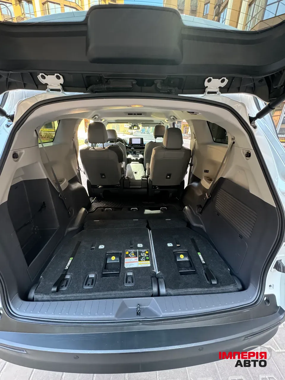 Toyota Sienna - фото 11