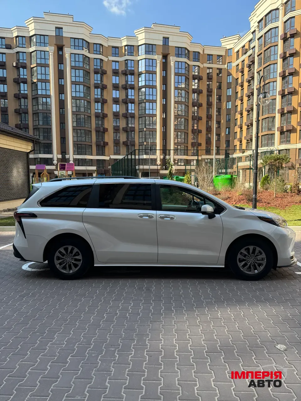 Toyota Sienna - фото 6