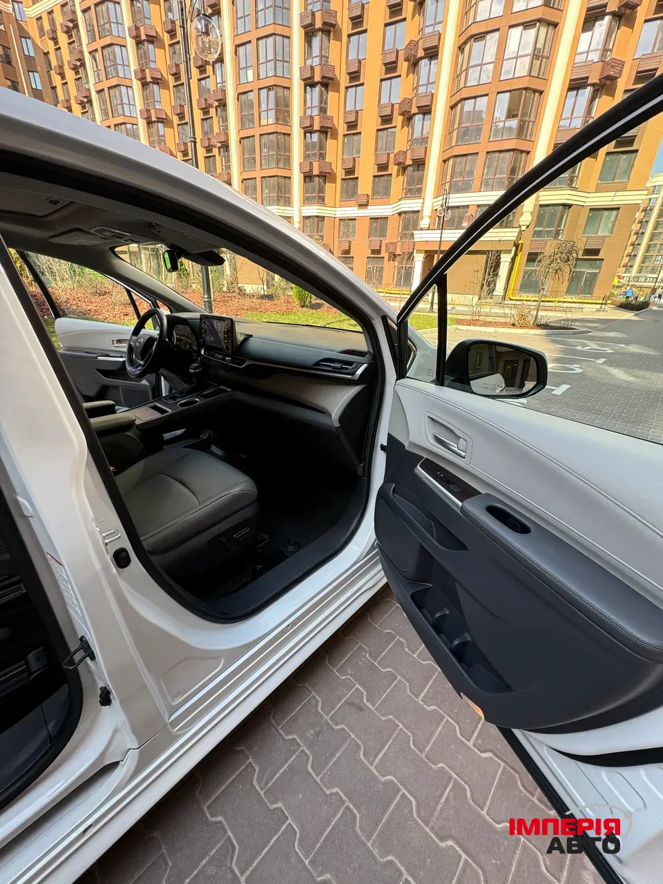 Toyota Sienna - фото 8