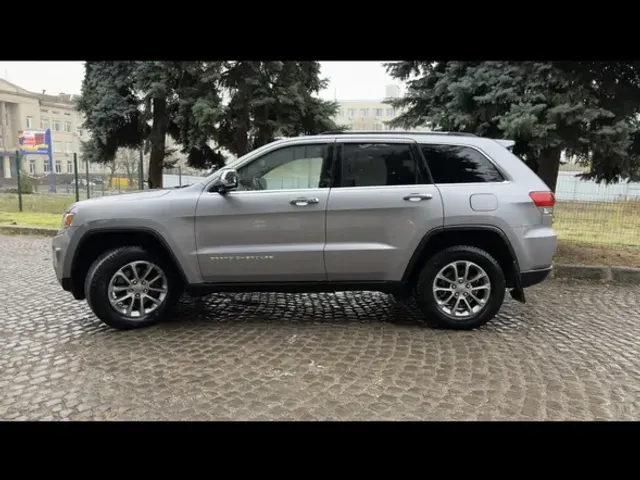 Jeep Grand Cherokee - фото 3