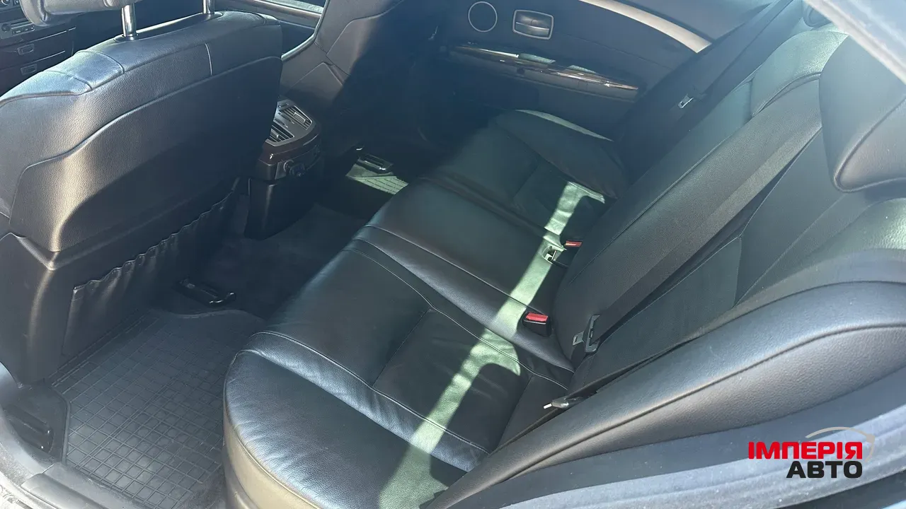 BMW 7 серії - фото 11