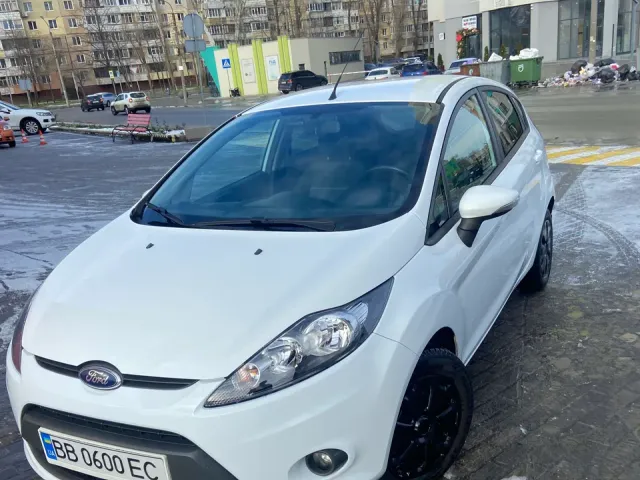 Ford Fiesta - фото 1