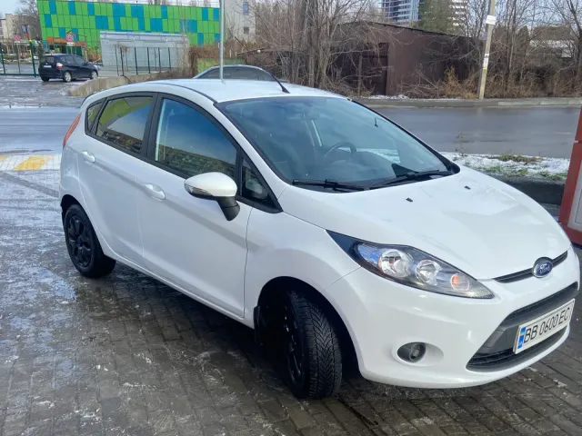 Ford Fiesta - фото 2