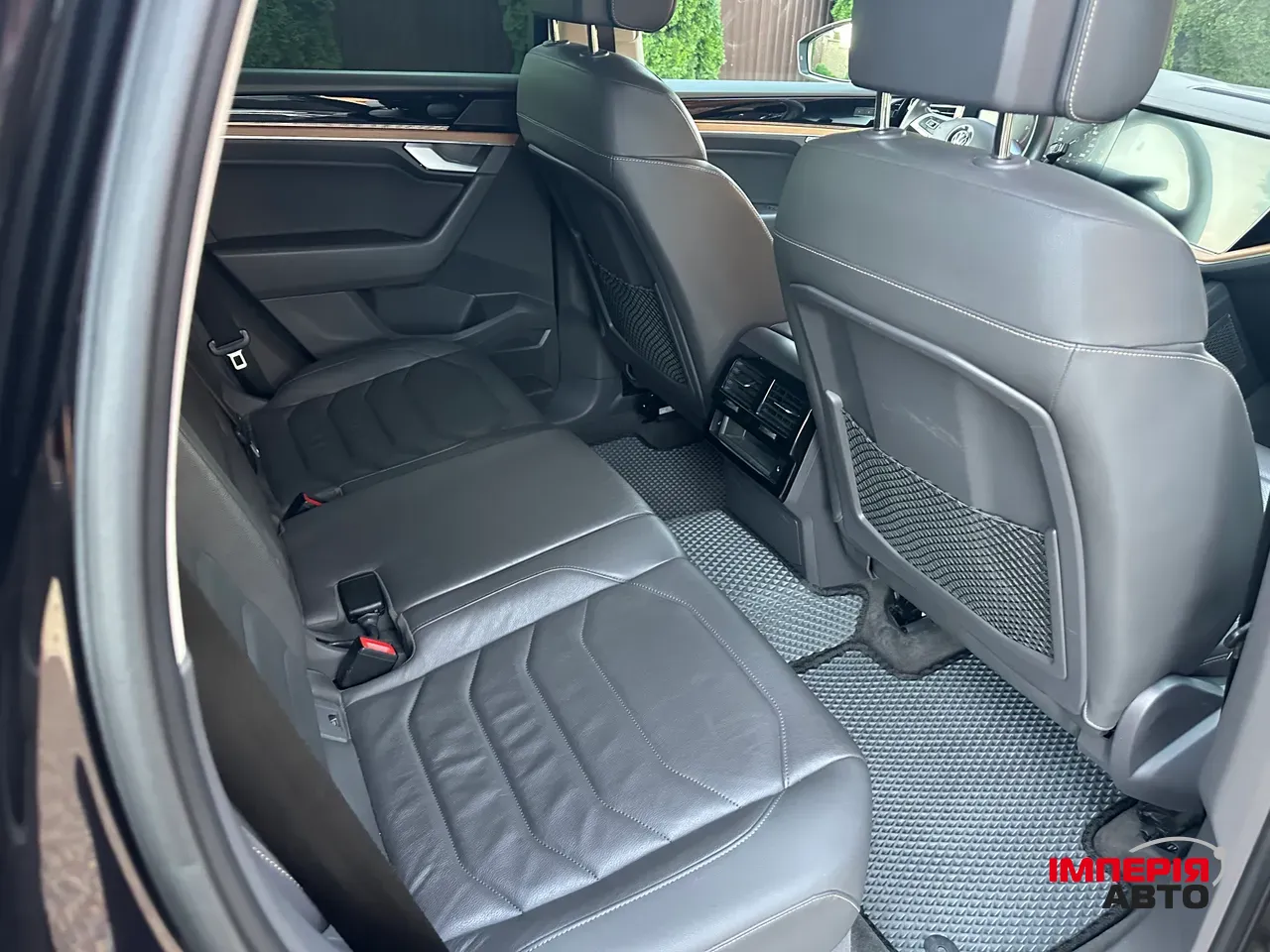 Volkswagen Touareg - фото 19