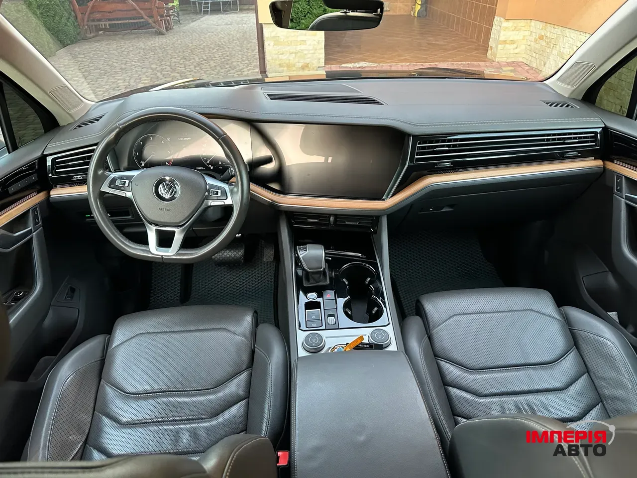 Volkswagen Touareg - фото 15