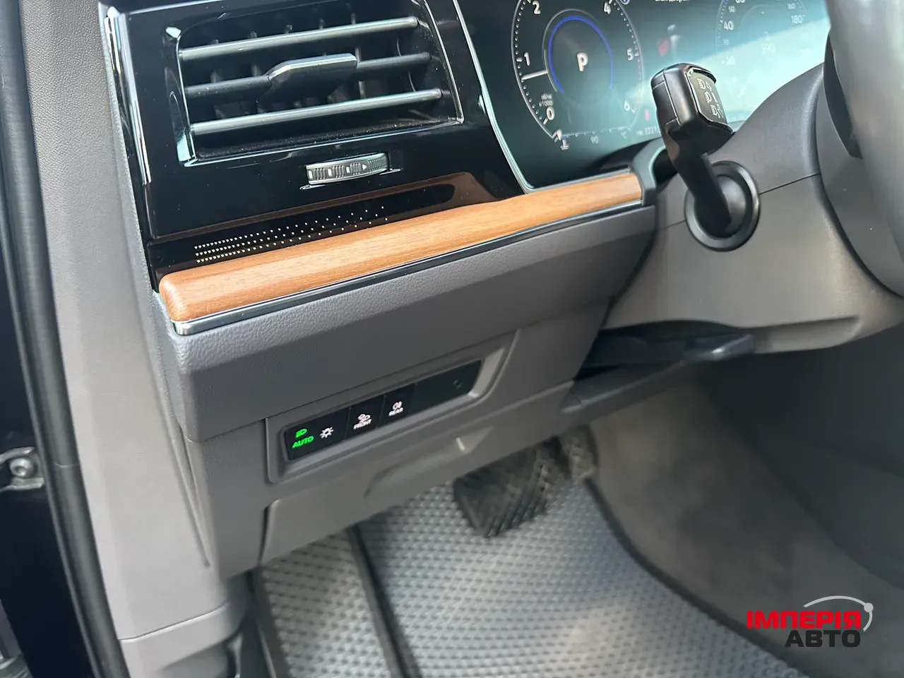 Volkswagen Touareg - фото 28