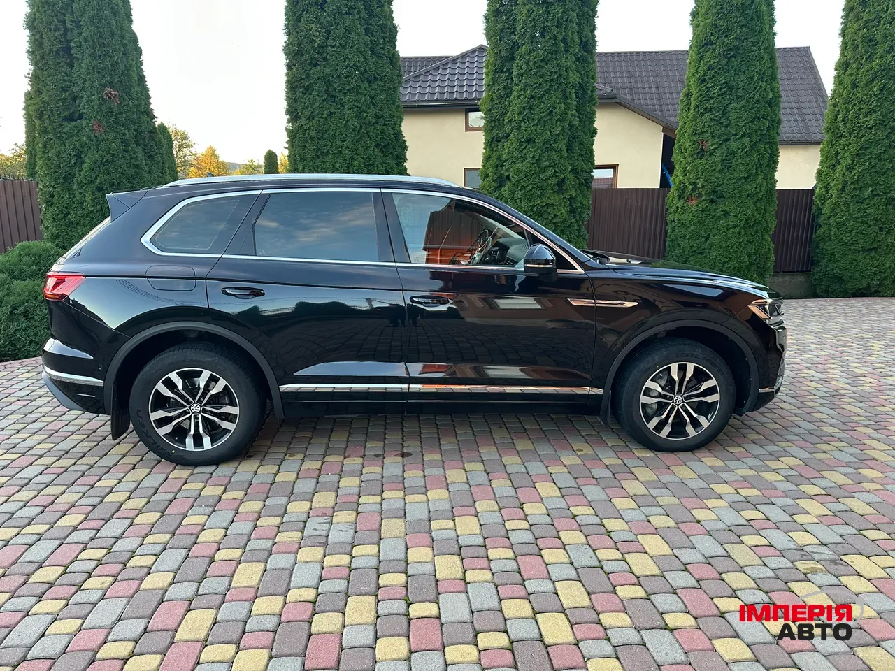 Volkswagen Touareg - фото 5