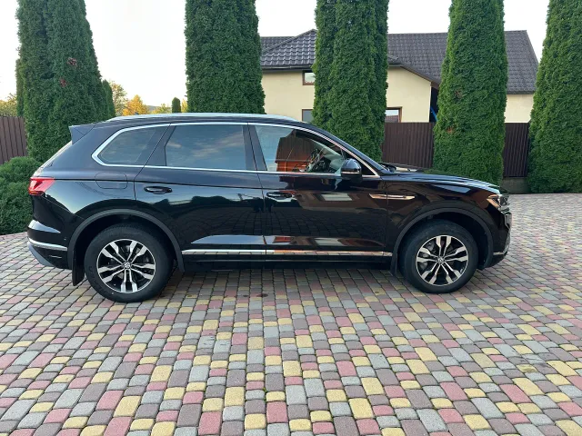 Volkswagen Touareg - фото 5