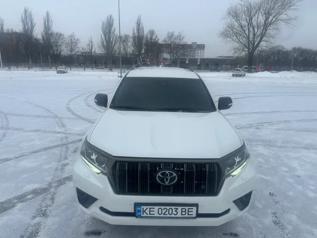 Toyota Land Cruiser Prado - фото 1