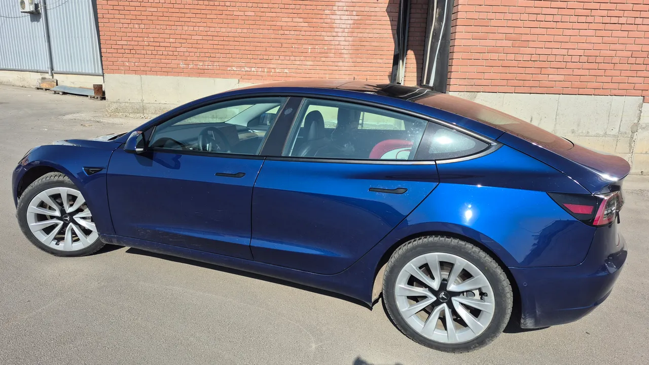 Tesla Model 3 - фото 3