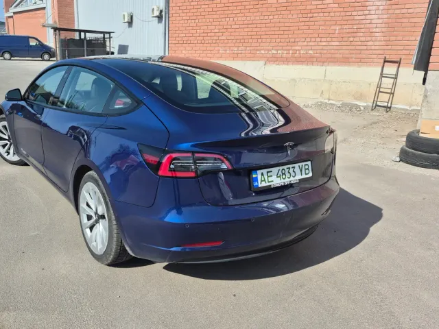 Tesla Model 3 - фото 4