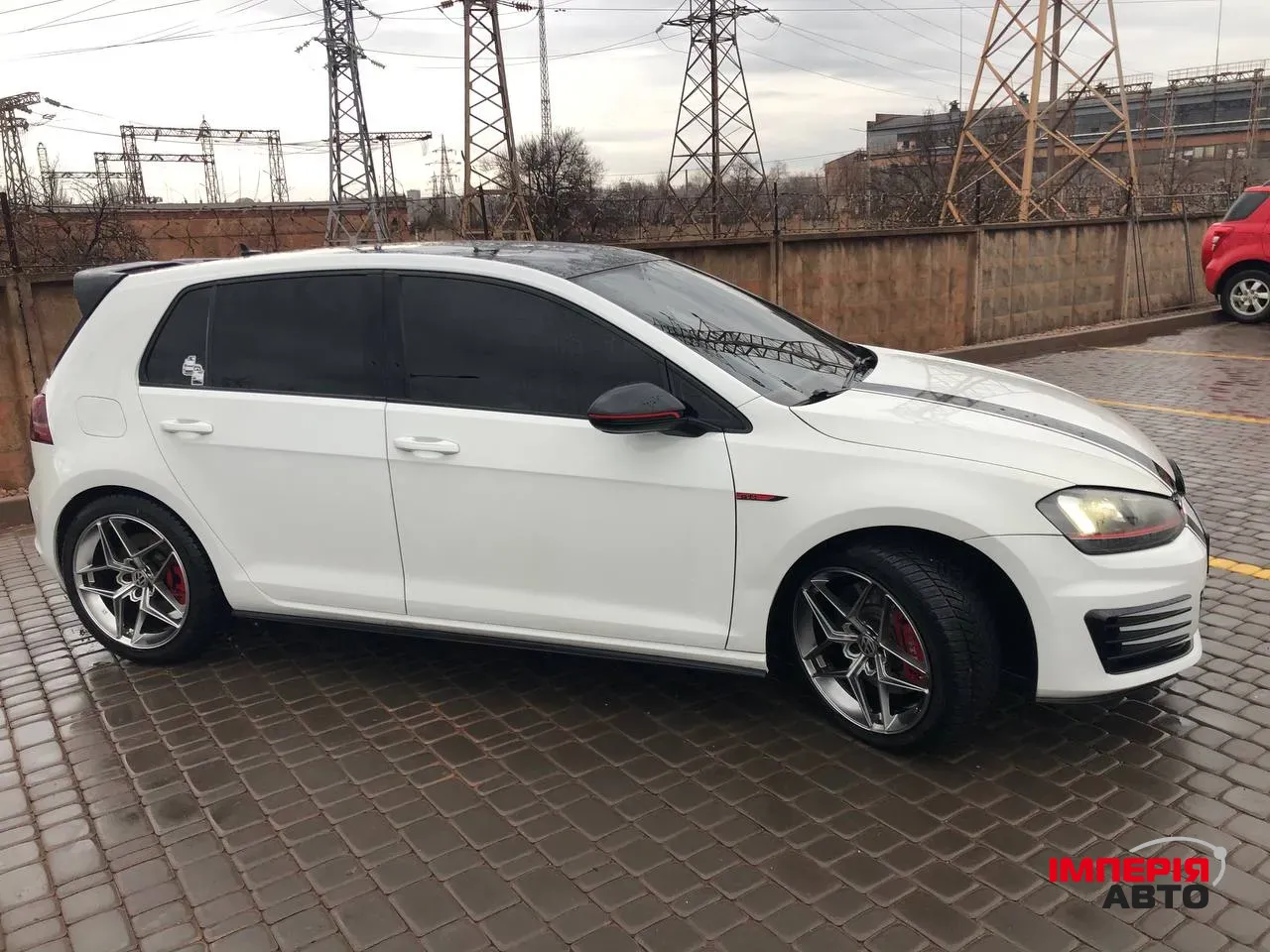 Volkswagen Golf GTI - фото 4