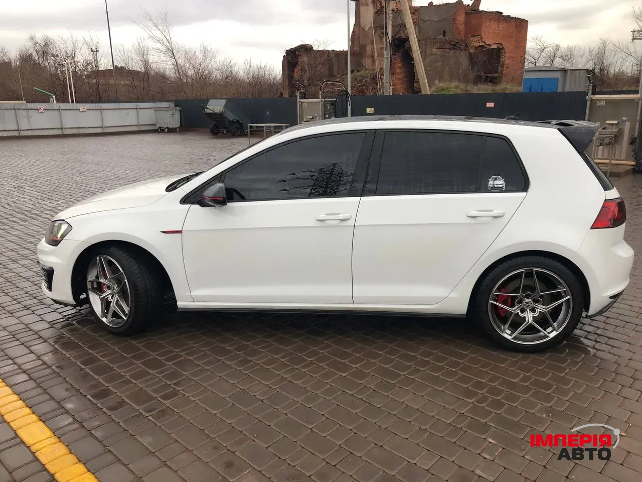 Volkswagen Golf GTI - фото 1