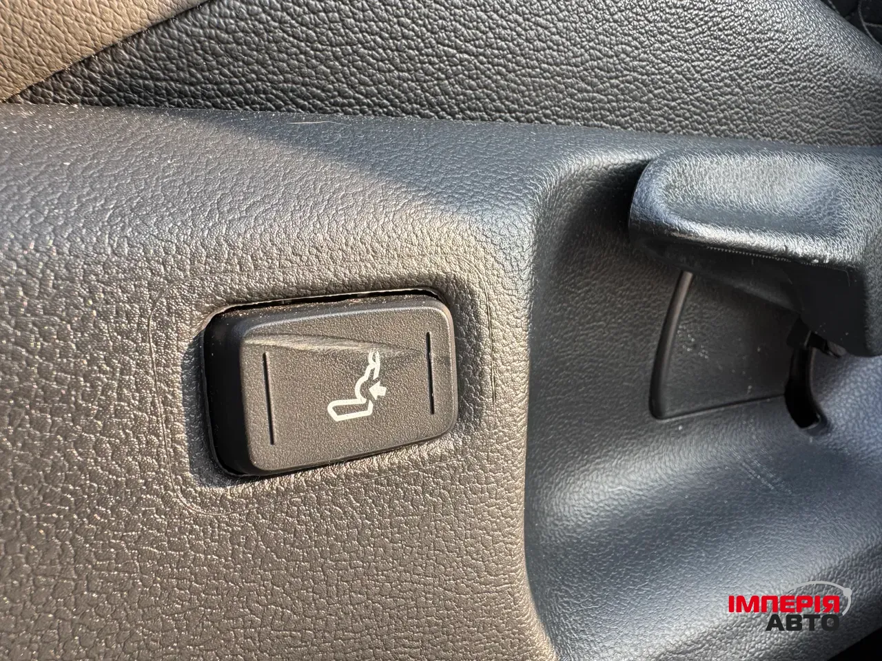 Toyota C-HR - фото 21