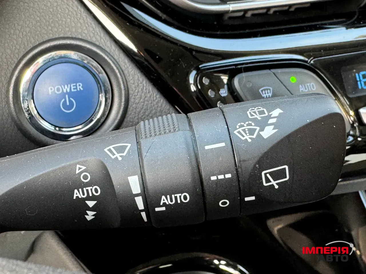 Toyota C-HR - фото 30