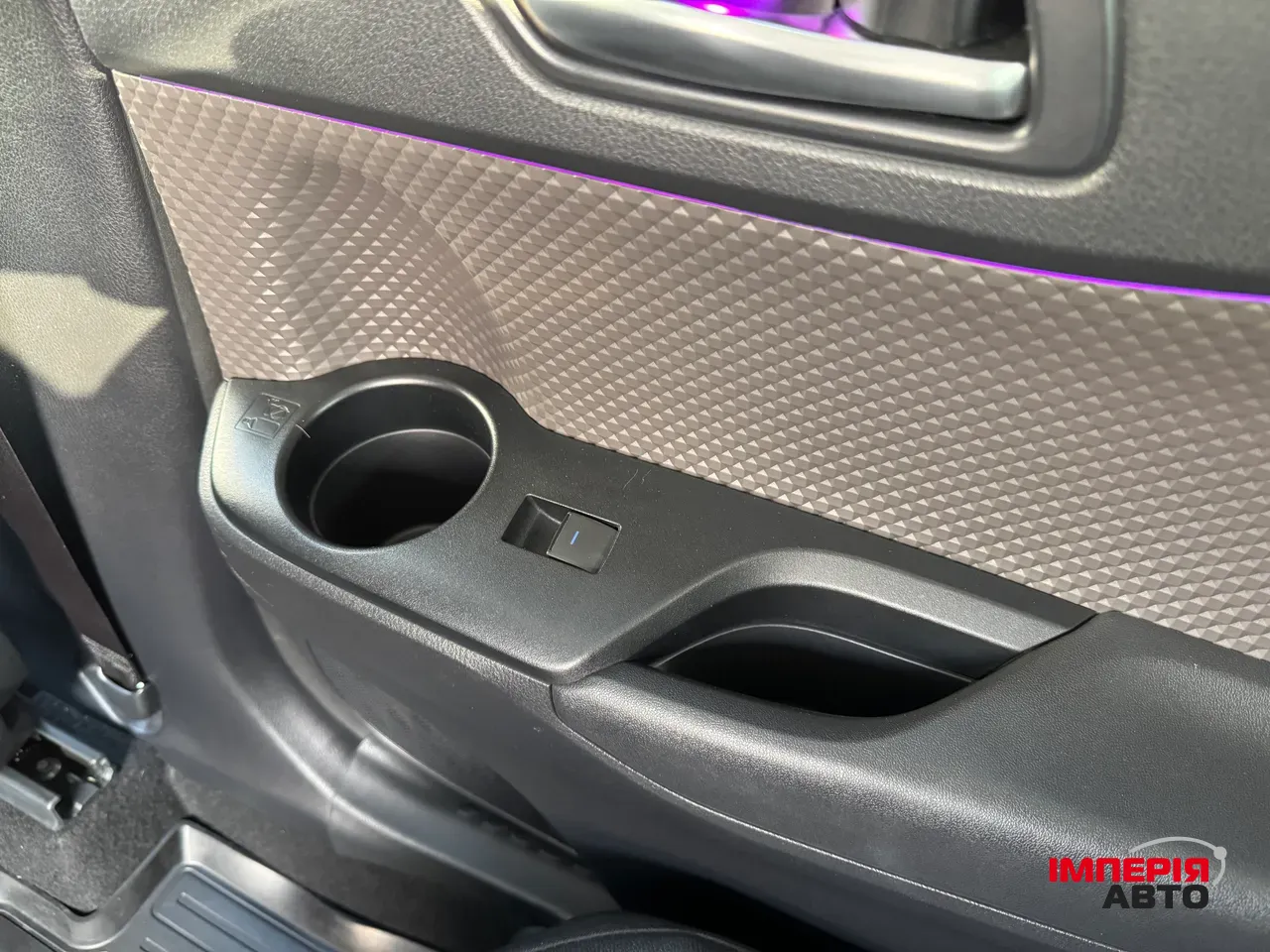 Toyota C-HR - фото 39