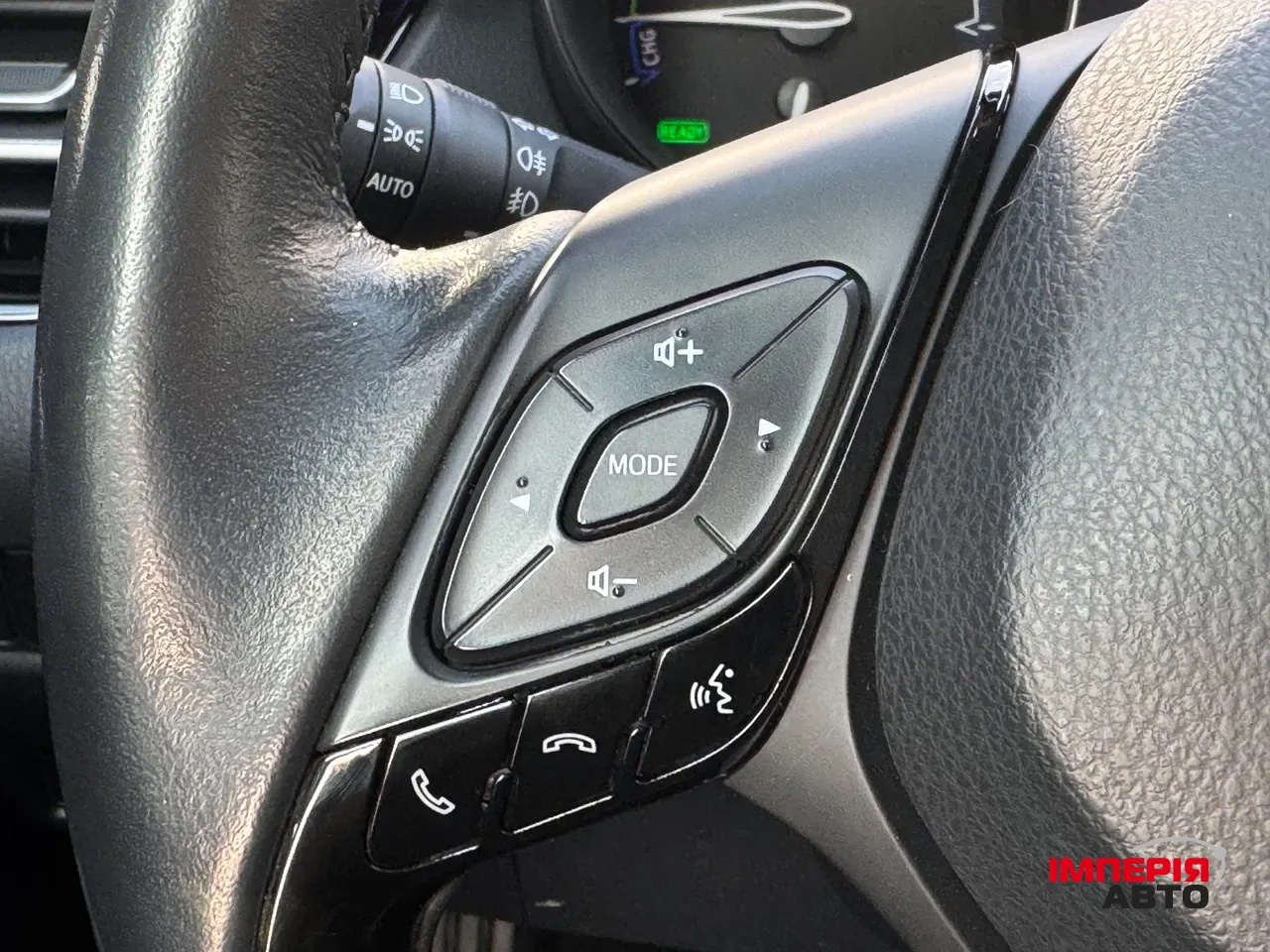 Toyota C-HR - фото 25