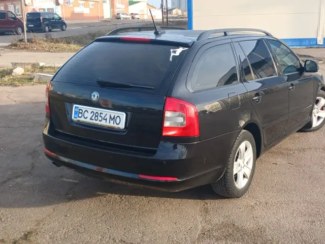 Skoda Octavia - фото 4