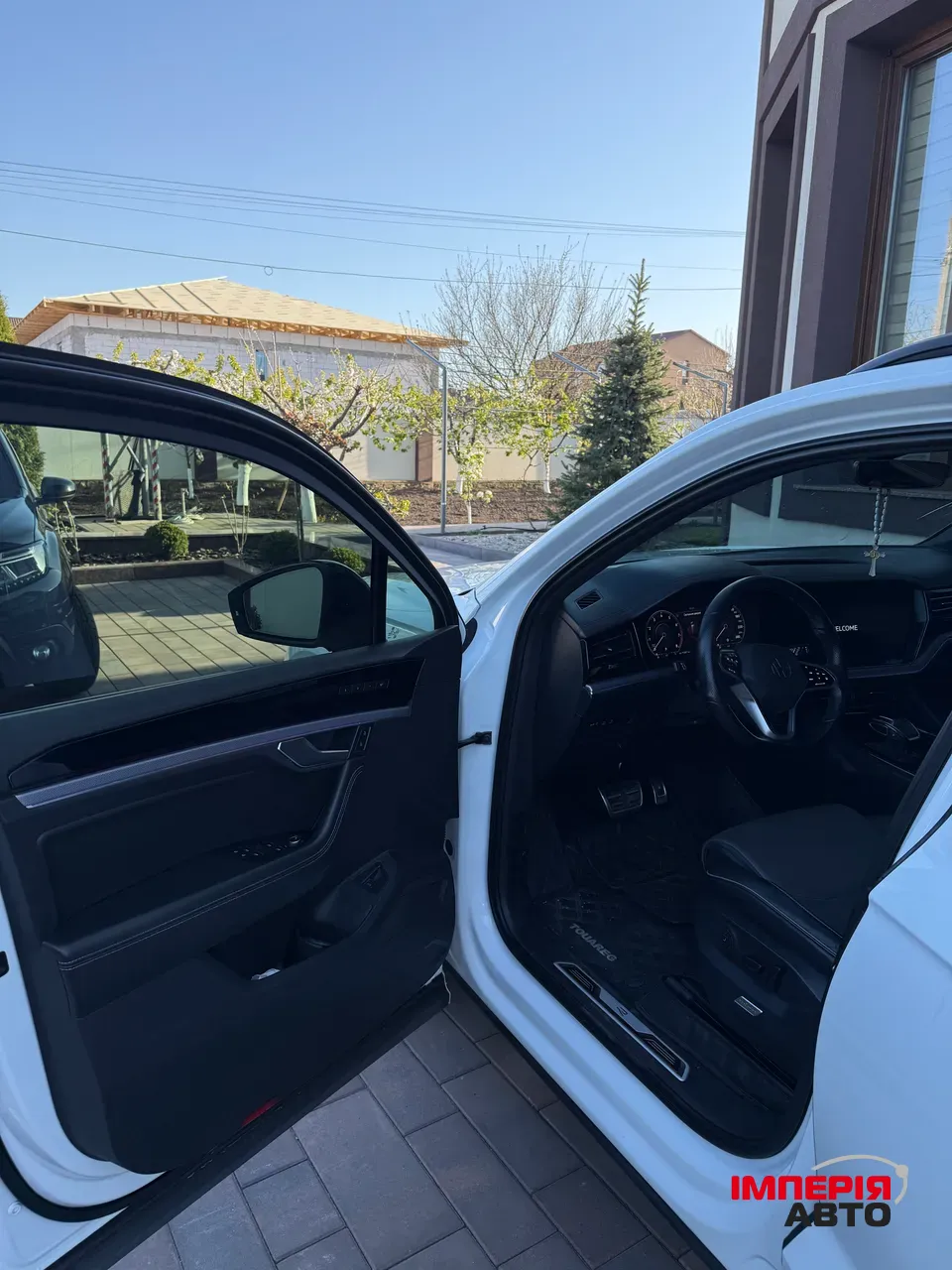 Volkswagen Touareg - фото 8