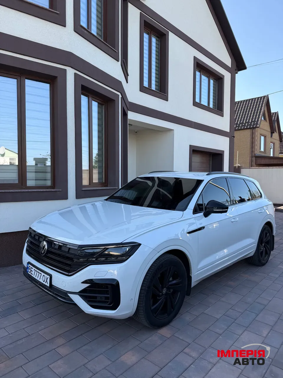 Volkswagen Touareg - фото 2
