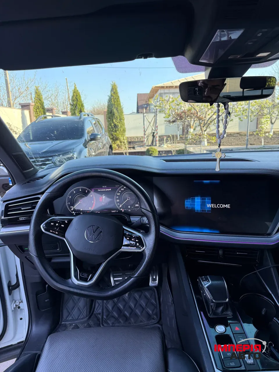 Volkswagen Touareg - фото 7