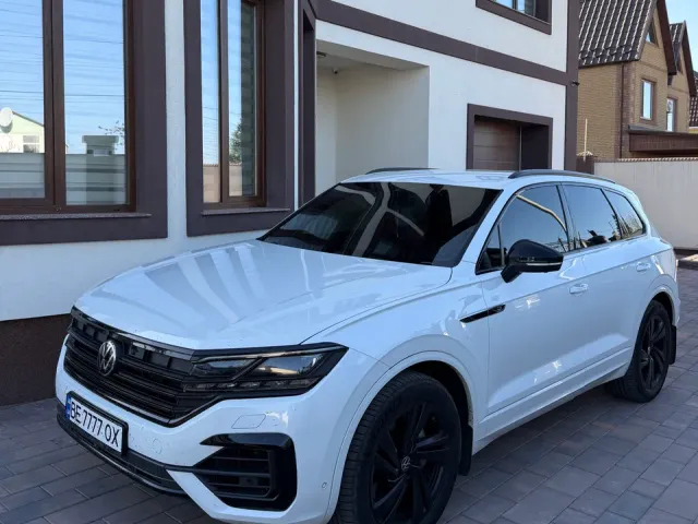 Volkswagen Touareg - фото 2