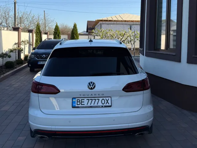 Volkswagen Touareg - фото 4