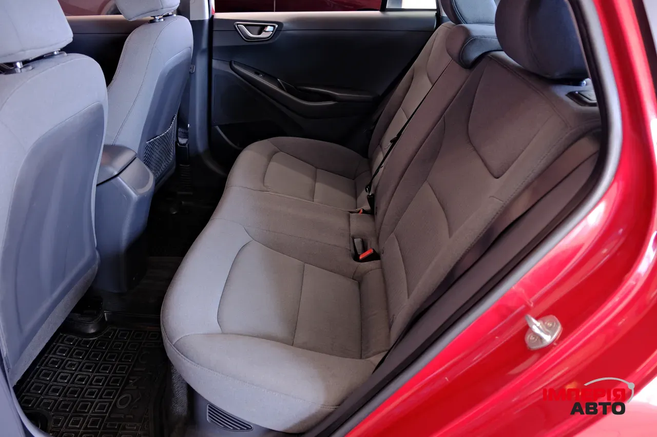 Hyundai IONIQ - фото 8