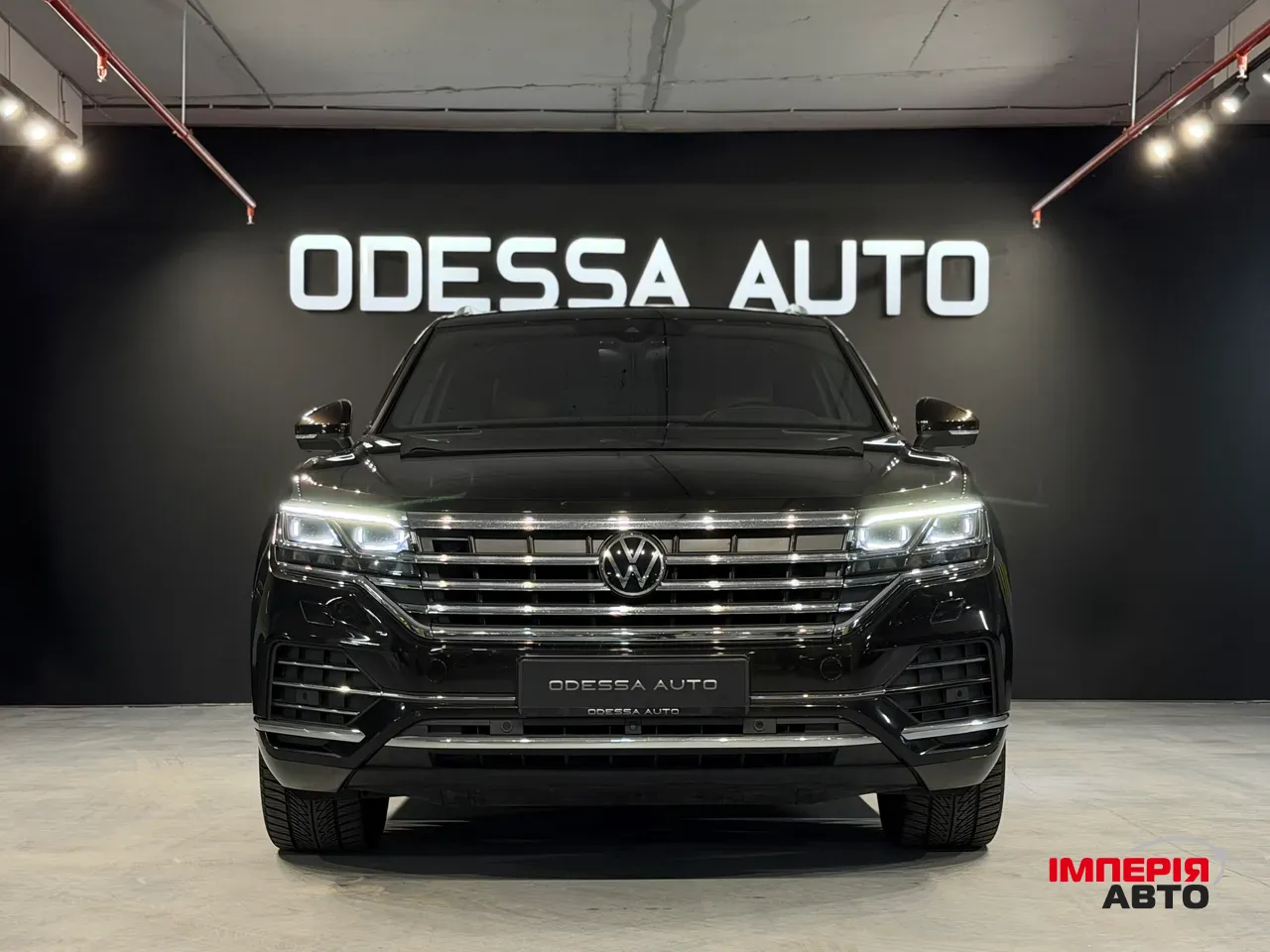 Volkswagen Touareg - фото 1