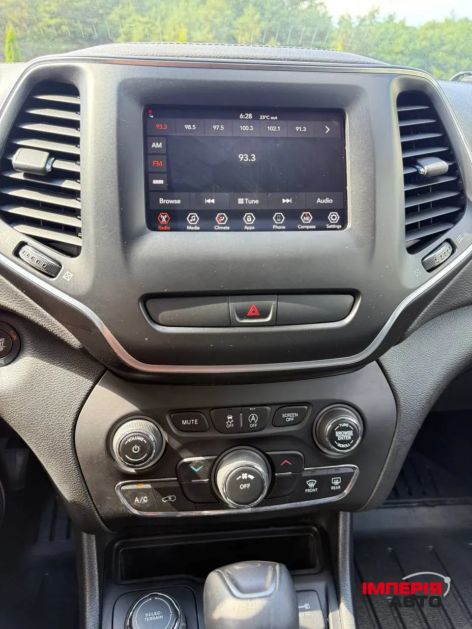 Jeep Cherokee - фото 15