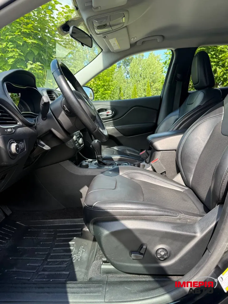 Jeep Cherokee - фото 12