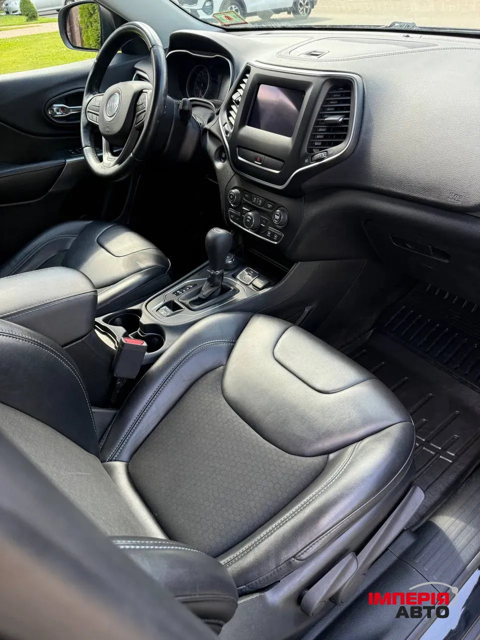 Jeep Cherokee - фото 17