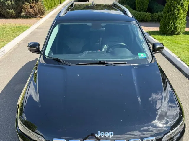 Jeep Cherokee - фото 2
