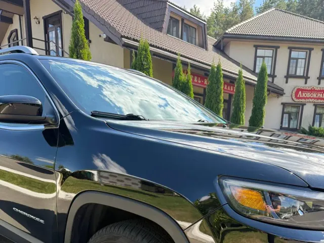 Jeep Cherokee - фото 5