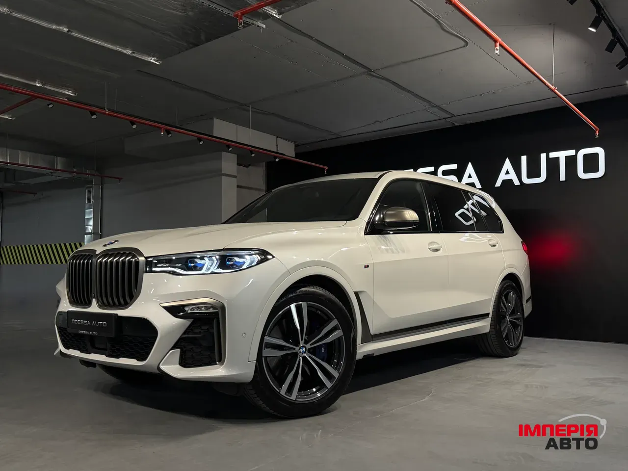 BMW X7 - фото 1