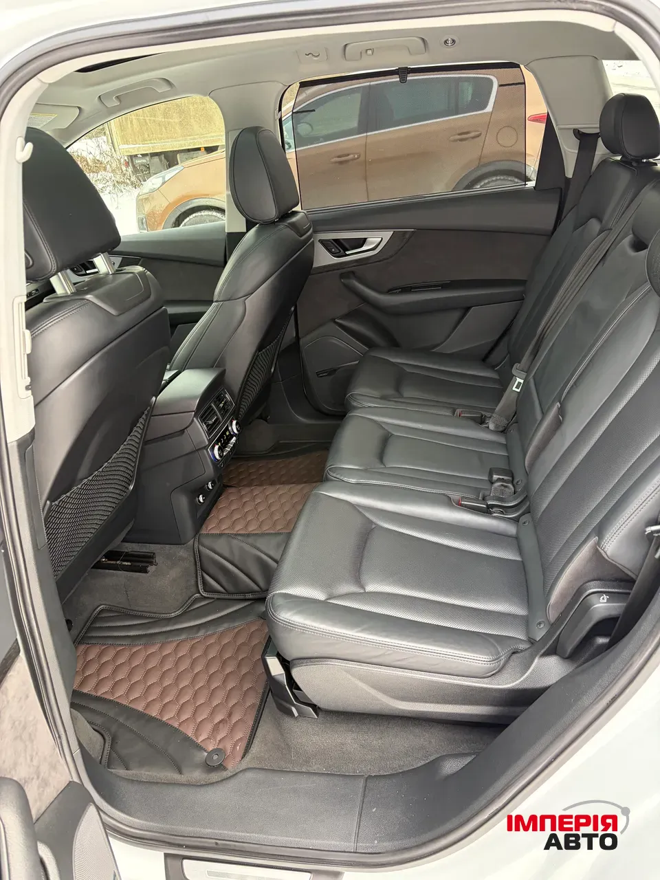Audi Q7 - фото 9