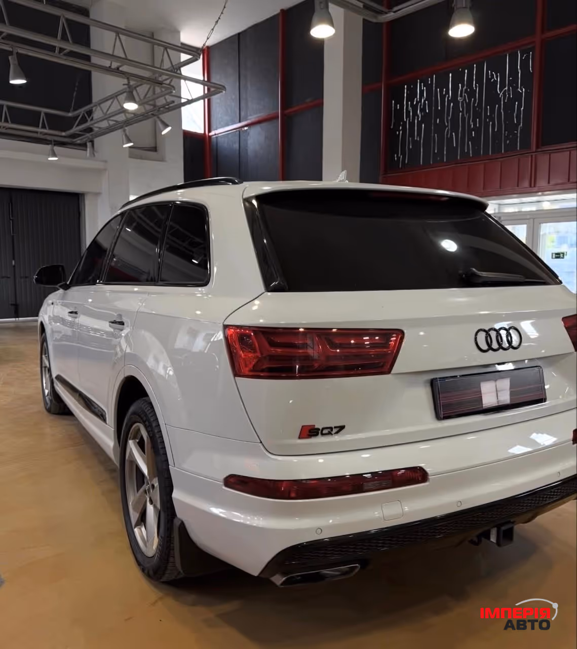 Audi Q7 - фото 8