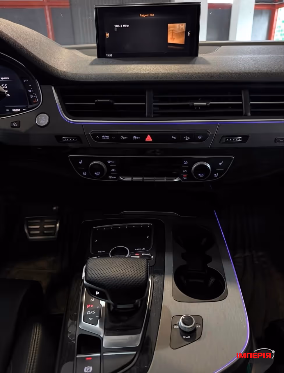 Audi Q7 - фото 14