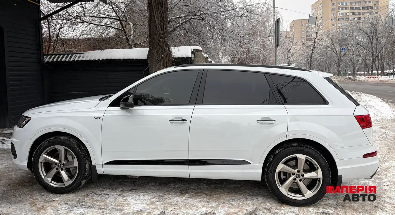 Audi Q7 - фото 13